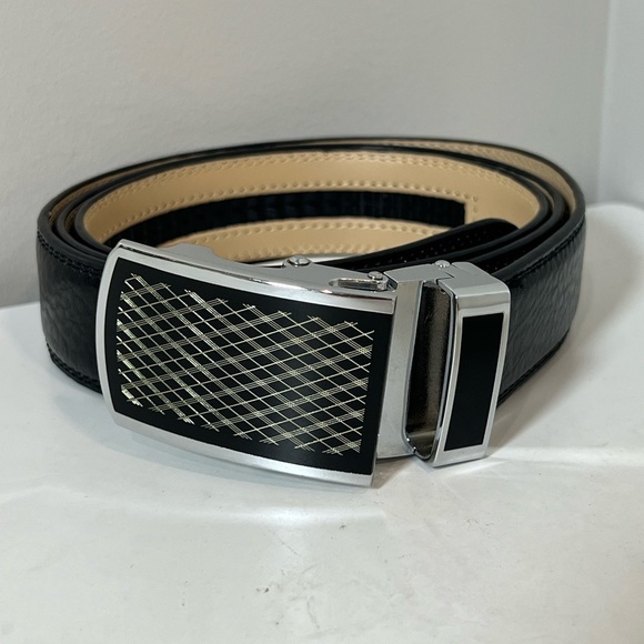 Made in Italy Genuine Leather Black Belt with Silver Buckle Adjustable Waist - Picture 5 of 9